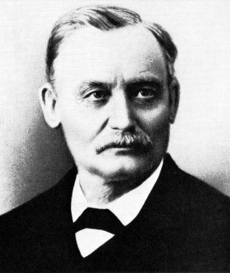 Pioneer oilfield photographer John Mather self-portrait, circa early 1900s.